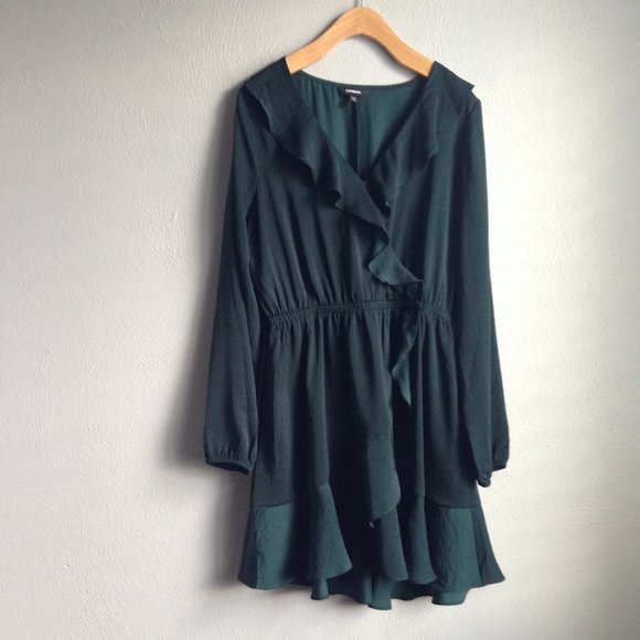 Express Dresses & Skirts - 4/$25 EXPRESS Ruffle Dress Sz M EUC
